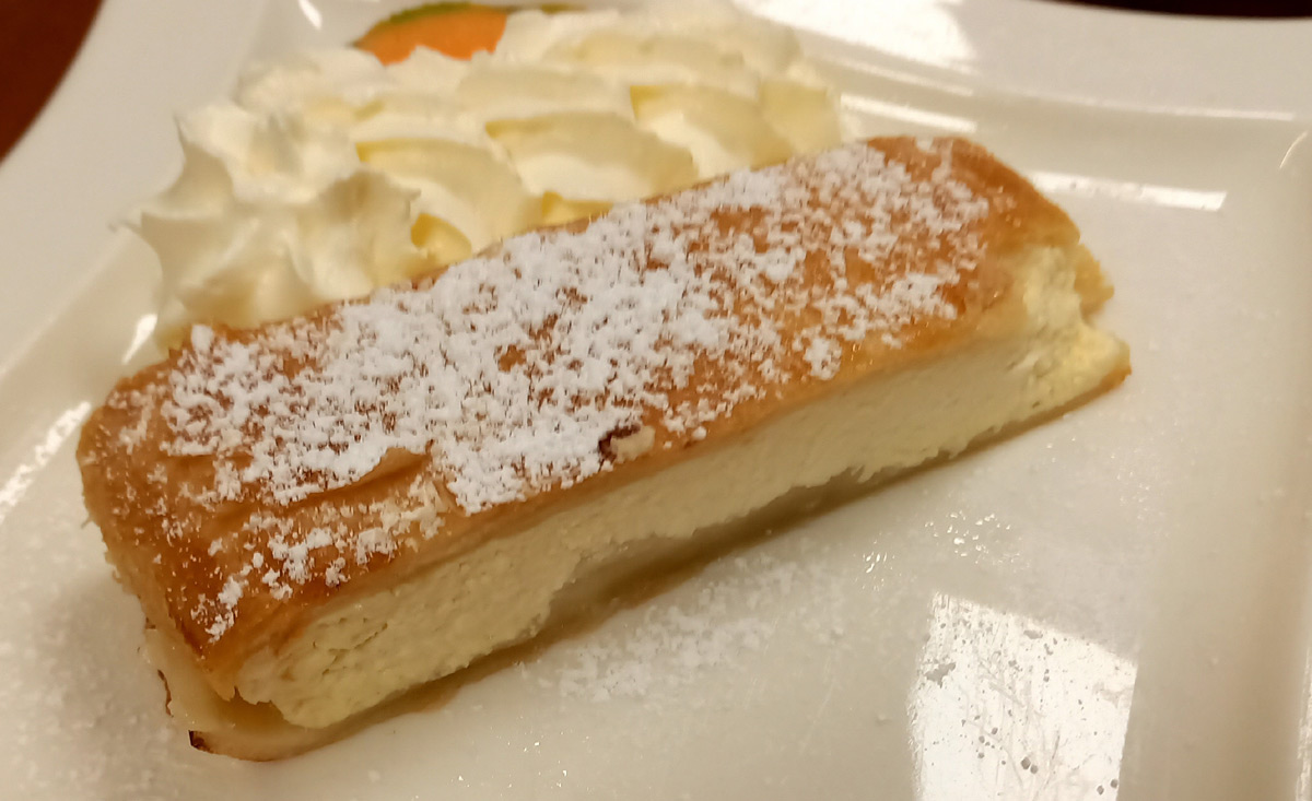 Topfenstrudel hausgemacht